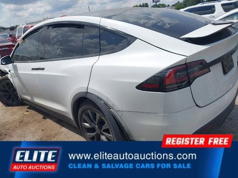 Used 2023 Tesla Model X Plaid image 6