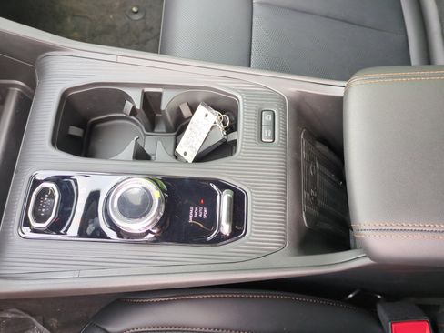 New 2026 Jeep Cherokee Overland w/ Trailer Tow Group AWD/4WD image 15