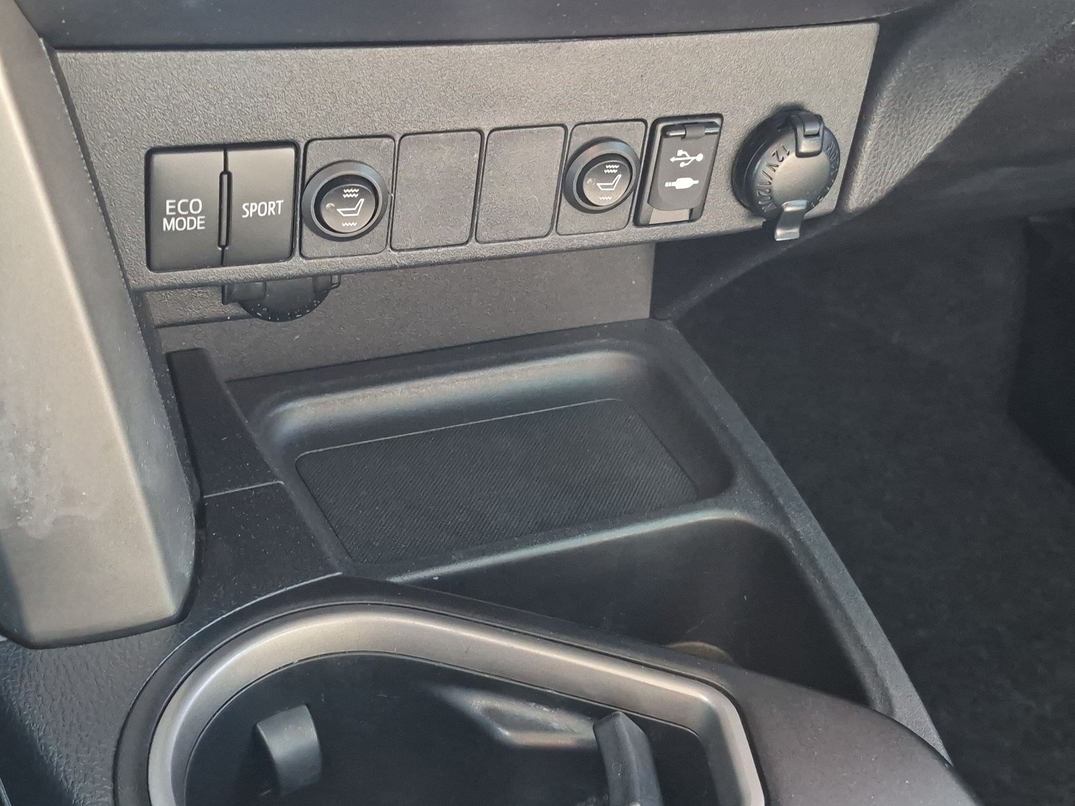 Used 2018 Toyota RAV4 XLE AWD/4WD image 22