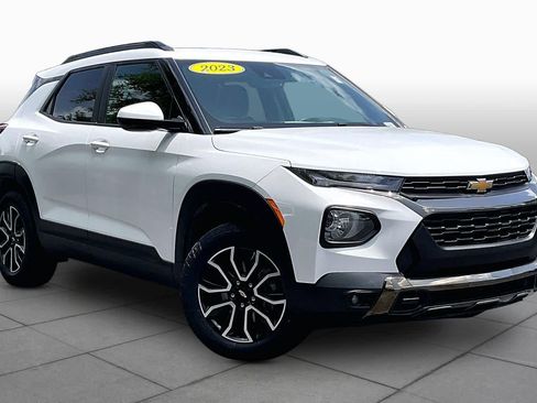 Used 2023 Chevrolet TrailBlazer ACTIV w/ Sun and Liftgate Package AWD/4WD image 3