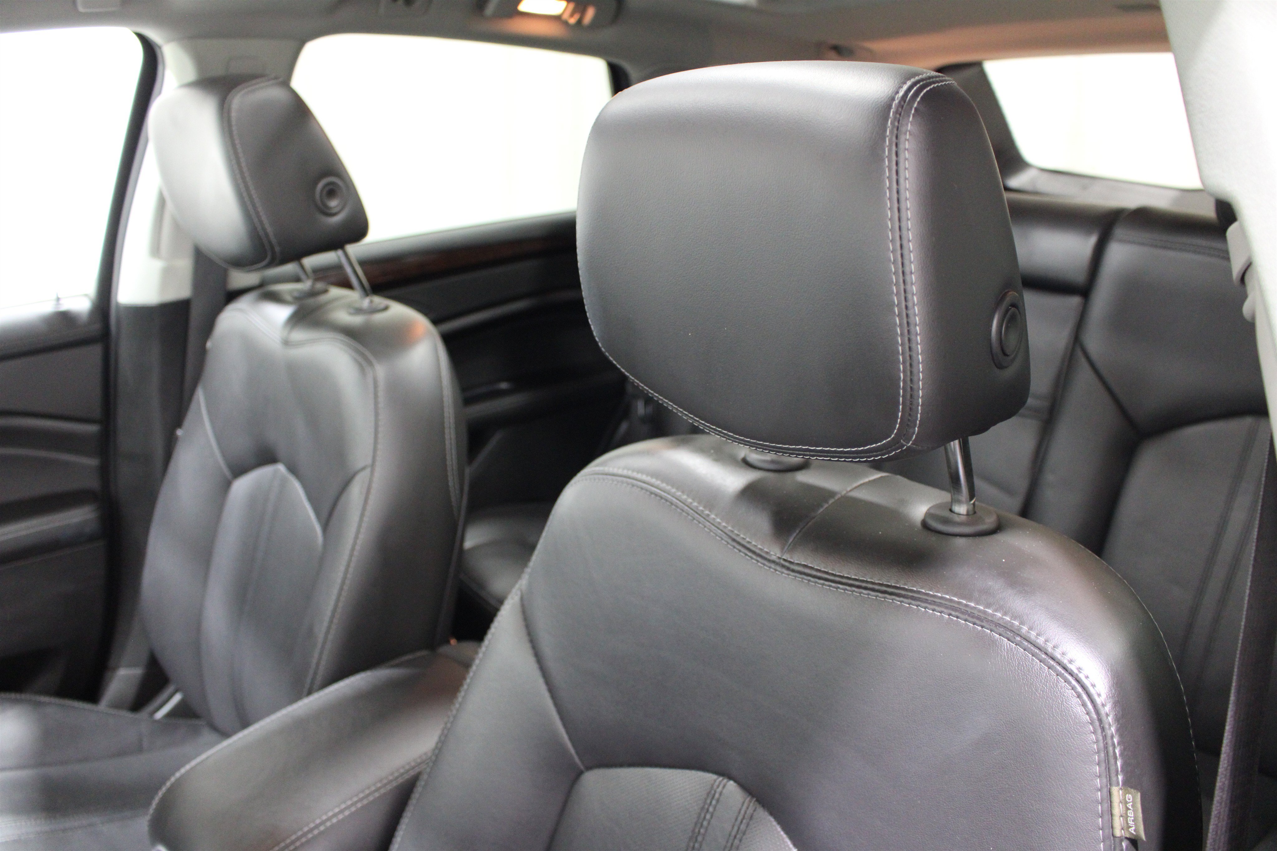 Used 2016 Cadillac SRX Luxury AWD/4WD image 4