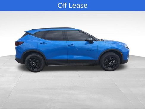 Used 2025 Chevrolet Blazer LT w/ LPO, 'HIT The Road' Package FWD image 6