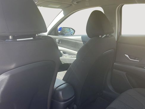 Certified 2025 Hyundai Elantra SE FWD image 16