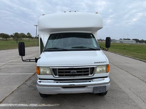 Used 2003 Ford E-350 and Econoline 350 Super Duty image 7