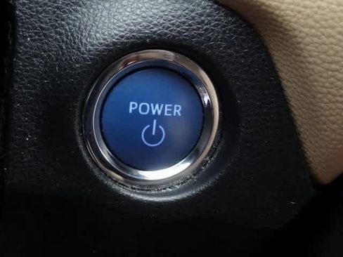 Used 2020 Toyota RAV4 XLE image 12