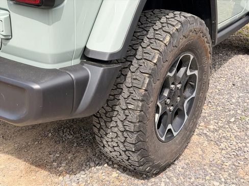 Used 2023 Jeep Wrangler Rubicon w/ Cold Weather Group AWD/4WD image 18