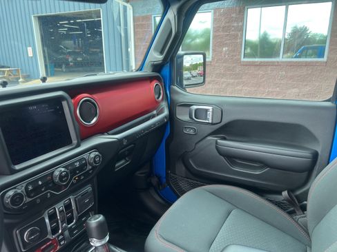 Used 2021 Jeep Wrangler Unlimited Rubicon AWD/4WD image 15