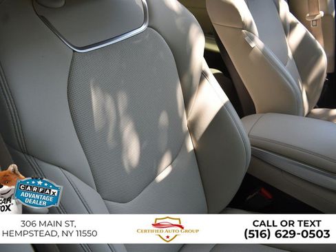 Used 2022 Genesis GV70 2.5T AWD/4WD image 23