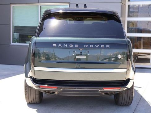 Used 2025 Land Rover Range Rover SV AWD/4WD image 9