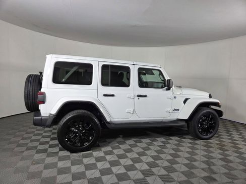 Certified 2025 Jeep Wrangler Sahara image 4