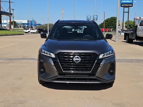 Used 2024 Nissan Kicks SR FWD image 2