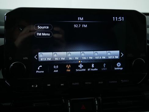 Used 2025 Nissan Pathfinder SL AWD/4WD image 29