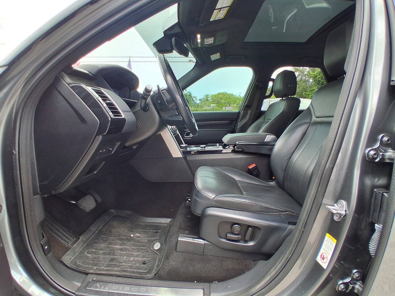 Used 2018 Land Rover Discovery HSE AWD/4WD image 10