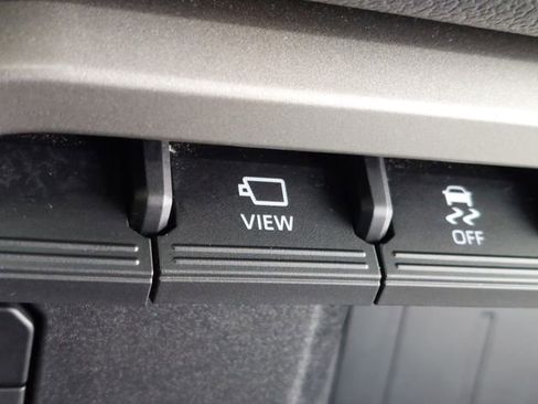 Used 2023 Toyota Sequoia Limited AWD/4WD image 31