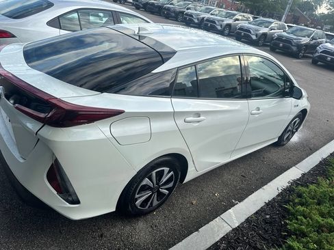 Used 2019 Toyota Prius Prime Plus FWD image 7