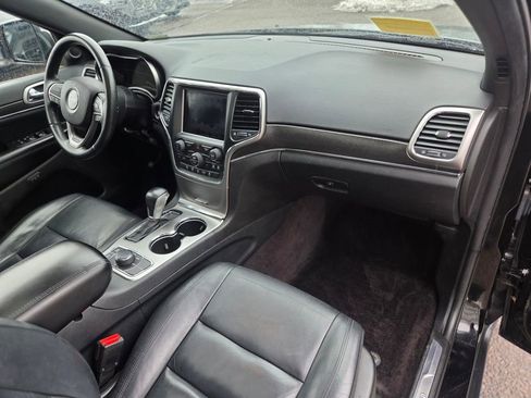 Used 2018 Jeep Grand Cherokee Limited image 24