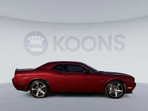 Used 2014 Dodge Challenger SXT image 8