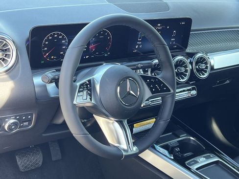 New 2026 Mercedes-Benz GLB 250 4MATIC image 14