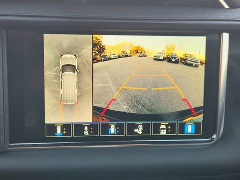 Used 2024 GMC Yukon XL Denali image 15