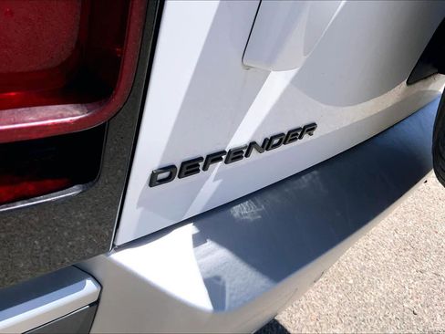 Used 2025 Land Rover Defender 110 S AWD/4WD image 29