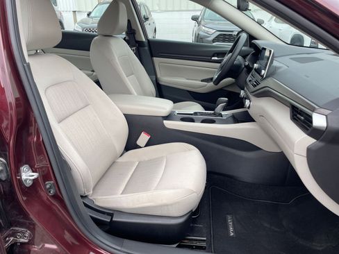 Used 2025 Nissan Altima 2.5 SV image 35