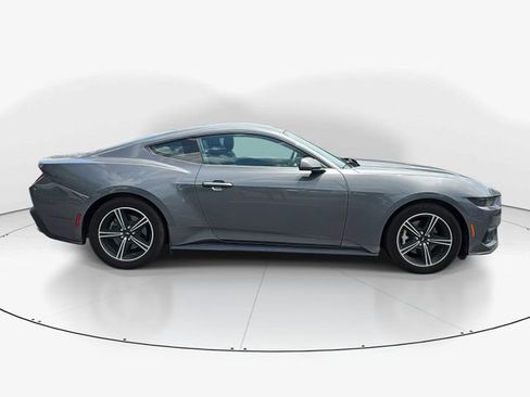 Used 2025 Ford Mustang Coupe RWD image 2