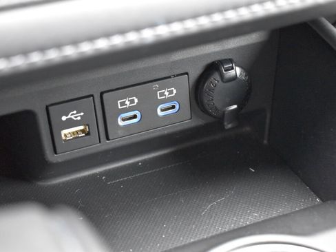 Used 2022 Toyota Highlander XLE image 13