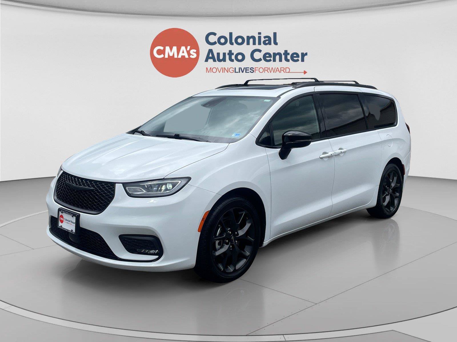 Used 2025 Chrysler Pacifica Limited FWD image 1