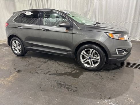 Used 2017 Ford Edge Titanium image 2