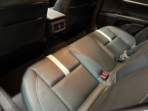New 2026 Toyota Camry Hybrid FWD image 19