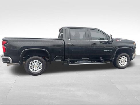 Used 2024 Chevrolet Silverado 3500 LTZ w/ LTZ Plus Package image 7