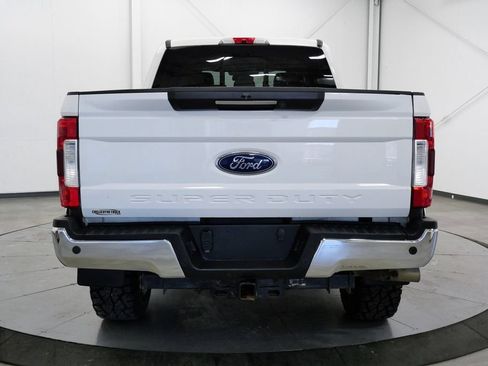 Used 2019 Ford F250 Lariat w/ Lariat Ultimate Package AWD/4WD image 6