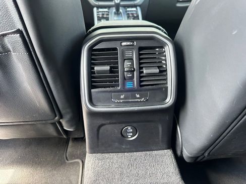 Certified 2023 Porsche Macan image 35