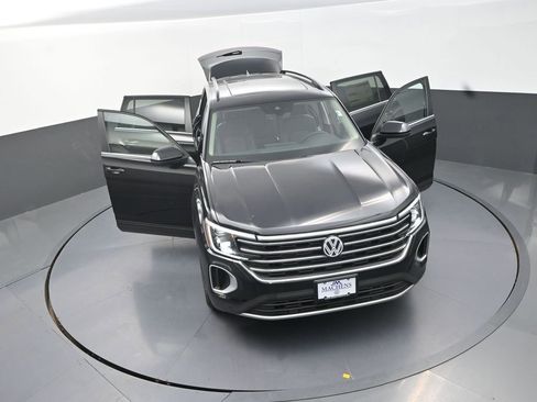 New 2026 Volkswagen Atlas SE FWD image 30