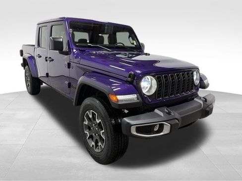 New 2026 Jeep Gladiator Sahara image 4