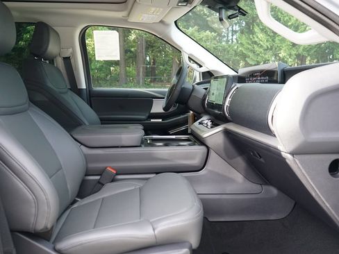 New 2026 Ford Expedition Active AWD/4WD image 9