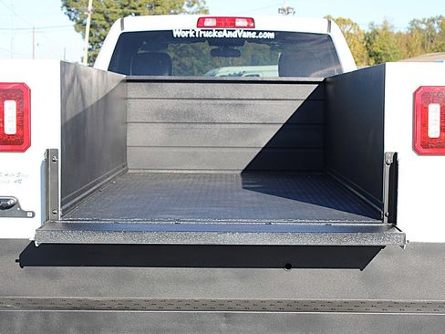 Used 2021 RAM 2500 Tradesman w/ Chrome Appearance Group image 14