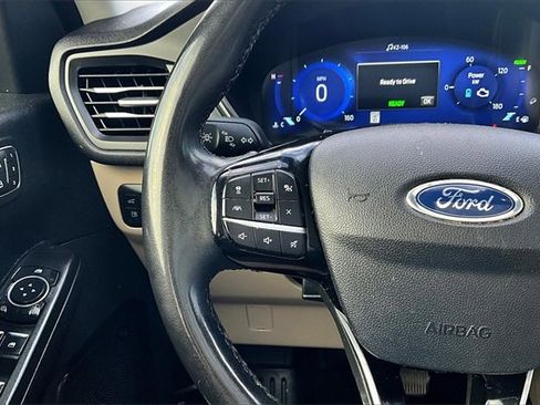 Used 2021 Ford Escape Titanium w/ Class II Trailer Tow Package image 20