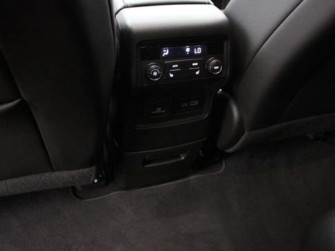 Used 2023 GMC Acadia Denali w/ Denali Ultimate Package AWD/4WD image 27