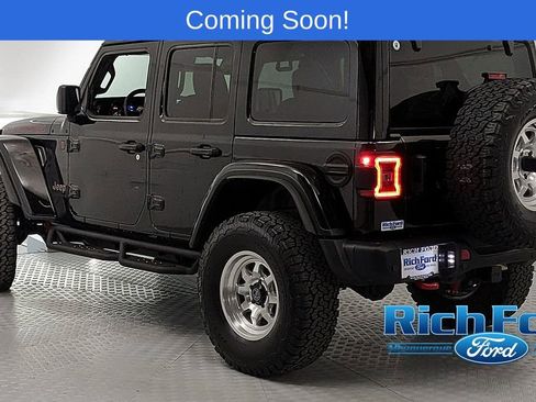 Used 2025 Jeep Wrangler Unlimited Rubicon AWD/4WD image 4