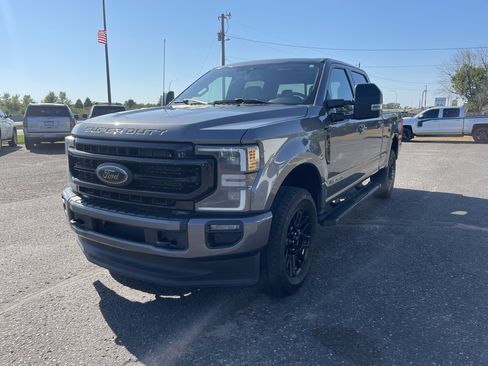Used 2022 Ford F250 Lariat w/ Black Appearance Pkg image 12