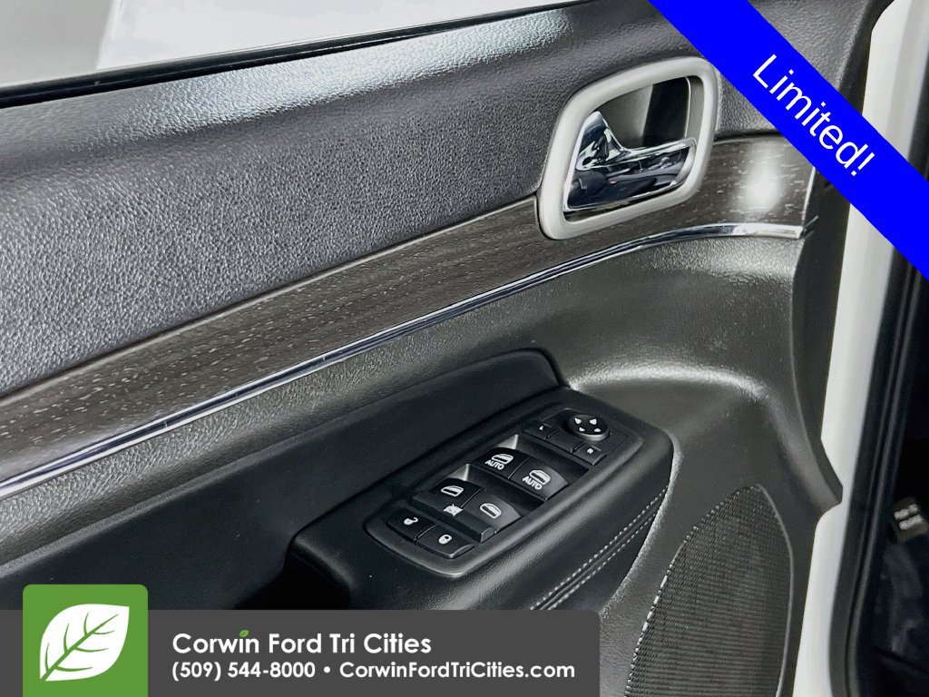 Used 2018 Jeep Grand Cherokee Limited w/ Trailer Tow Group IV AWD/4WD image 11