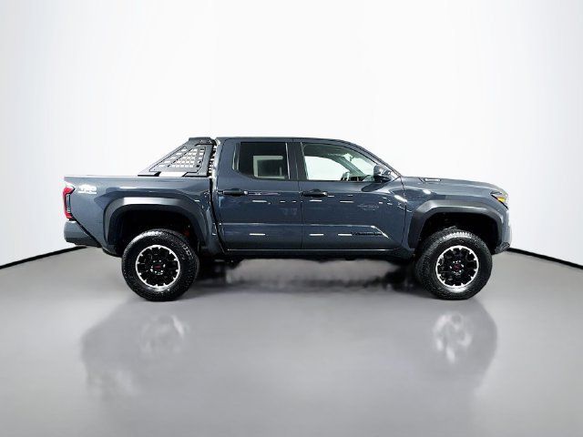 Used 2025 Toyota Tacoma TRD Off-Road AWD/4WD image 8