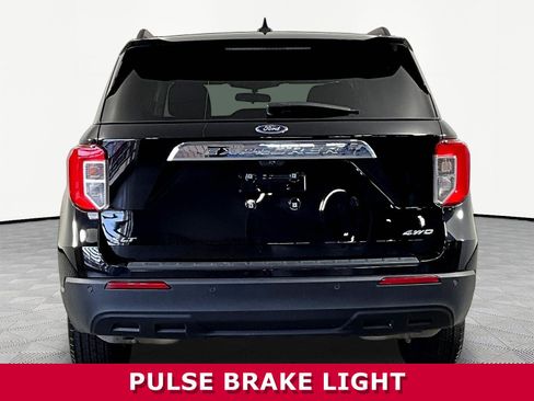 Used 2023 Ford Explorer XLT AWD/4WD image 5