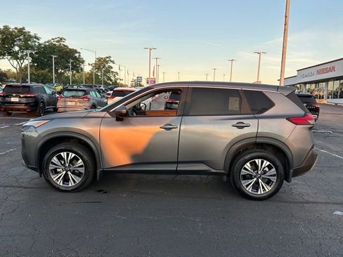 Used 2023 Nissan Rogue SV image 7