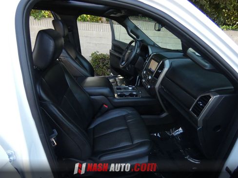 Used 2020 Ford Expedition Max XLT w/ Equipment Group 202A RWD image 29