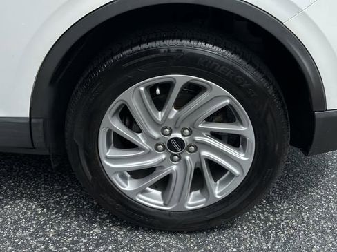 Used 2021 Lincoln Corsair FWD image 11