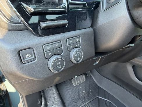 New 2026 Chevrolet Silverado 2500 ZR2 image 19
