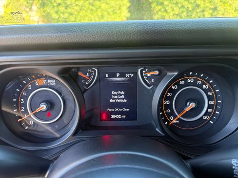 Used 2025 Jeep Wrangler Unlimited Sport AWD/4WD image 34