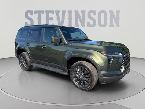Used 2024 Lexus GX 550 w/ Cold Area Package AWD/4WD image 7